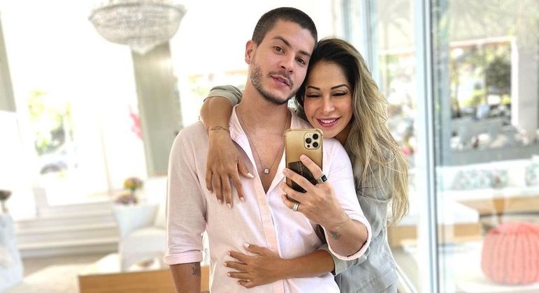 Maíra Cardi desabafa sobre Arthur Aguiar