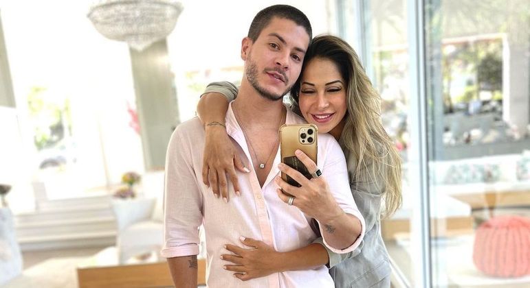 Maíra Cardi parabenizou seu marido pelo Dia dos Pais