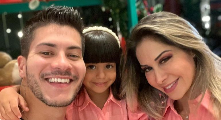 Maíra Cardi diz que Arthur Aguiar sempre vai fazer parte da família dela
