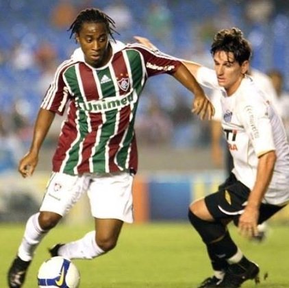 Mais um jogador que venceu o torneio por três equipes diferentes. Seu primeiro título foi em 2007, pelo Fluminense. Em seguida, conquistou a taça por Santos (2011) e Palmeiras (2015)