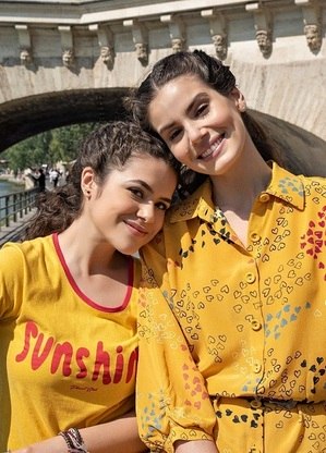 Maisa e Camila Queiroz em “De Volta aos 15”, da Netflix, com estreia em 2022