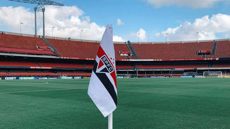 Porém, o São Paulo também tem um tabu ao seu favor: faz nove
partidas que o Tricolor não perde para o Corinthians no Morumbi, palco do jogo
deste domingo (27). No retrospecto, já são cinco anos de invencibilidade do
Tricolor em seus domínios em partidas contra o Timão