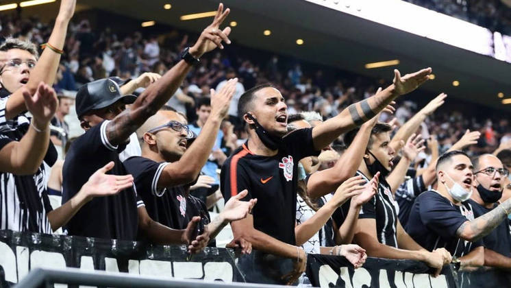 A última vez que os times se encontraram na fase decisiva do
Paulistão foi durante a final de 2019. Na oportunidade, os clubes empataram em 0x0
no Morumbi, e o Corinthians levantou o caneco ao vencer por 2x1 na Neo Química
Arena