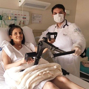 Malga está fazendo fisioterapia no hospitaç