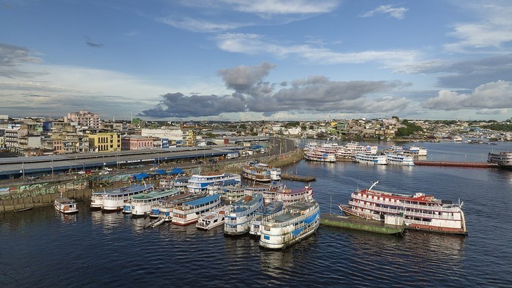 Manaus (Capital do Amazonas ) - Apelido: Porto de Lenha. População: 2,2 milhões de habitantes 