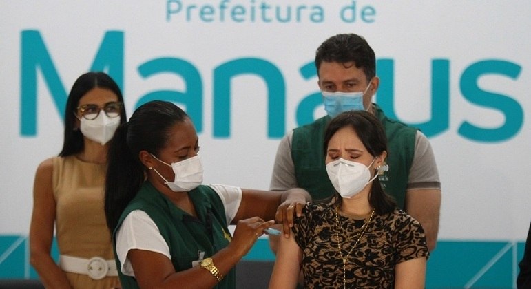 Manaus vai revisar lista de pessoas que tem prioridade na vacinação após casos de fura-filas
