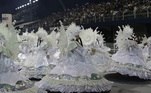 A escola encantou o público ao longo do desfile 