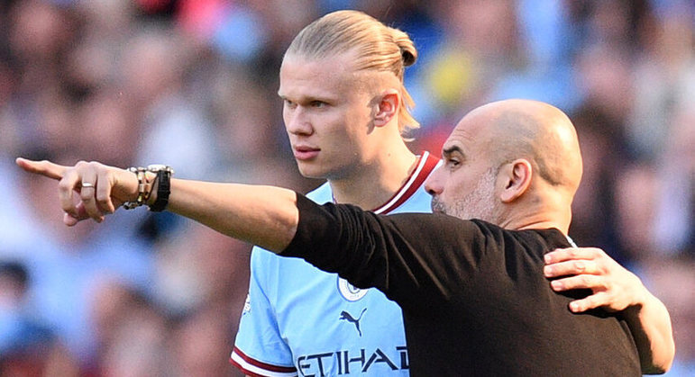 Haaland, eleito melhor jogador do Campeonato Ingl�s, come�ou o jogo no banco, mas aos 29 minutos do segundo tempo entrou em campo, para substituir Riyad Mahrez. Durante o campeonato da Inglaterra, ele marcou 36 gols