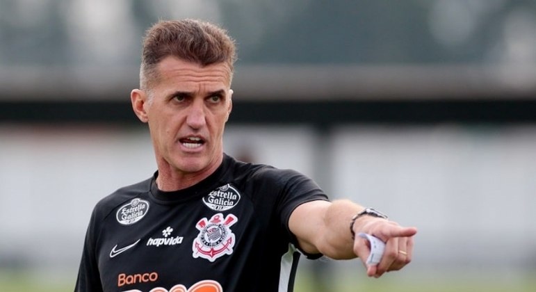 Treinador estava no Corinthians desde outubro
