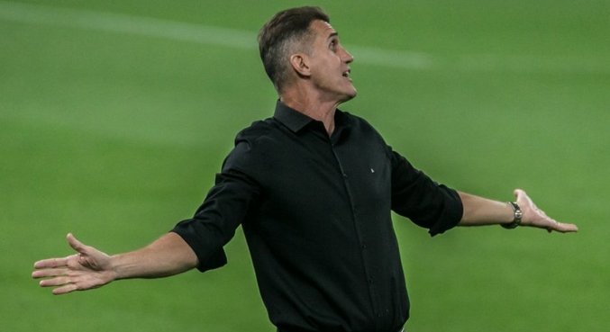 Goleada deixou claro que Mancini errou. Mas precisa, e quer, reforços