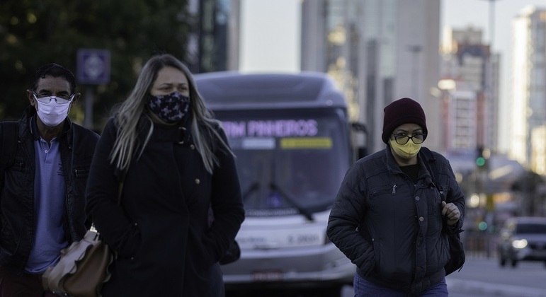 Massa de ar polar faz despencar temperatura em SP nesta ...