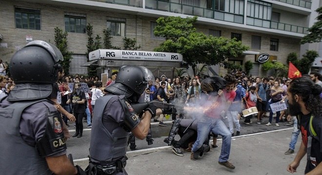 Policiais militares durante ação na avenida Paulista, centro de São Paulo
