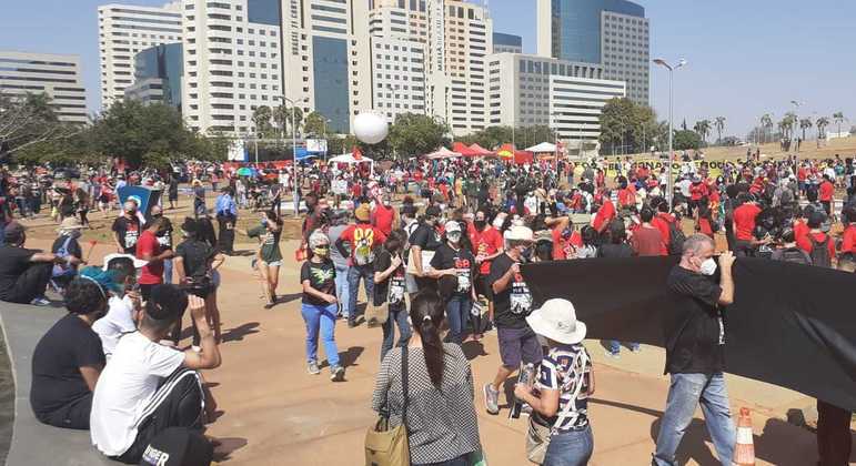 Manifestação da oposição em Brasília se reúne na Torre de TV - Notícias -  R7 Brasília