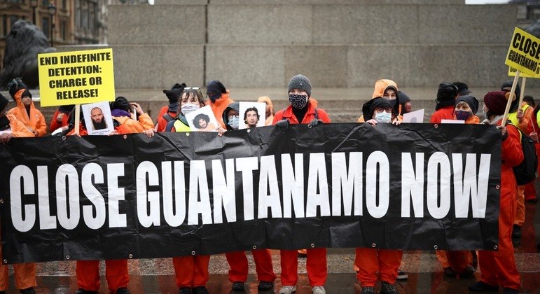 Manifestantes pedem o fechamento da prisão de Guantánamo 