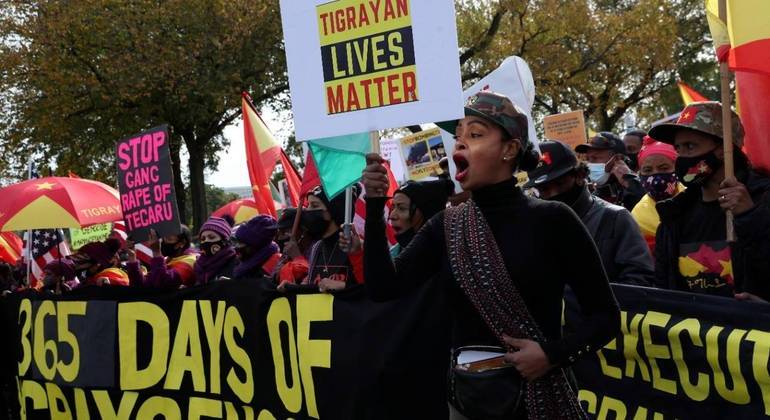 Manifestantes protestam nos Estados Unidos contra a guerra civil no Tigré