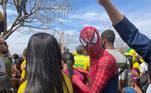 Manifestante vestido de Homem Aranha participa de celebração dos 200 anos de independência em Brasília