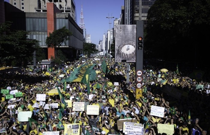 Manifestantes pró-Bolsonaro ocupam seis quarteirões da Paulista - Notícias  - R7 Brasil