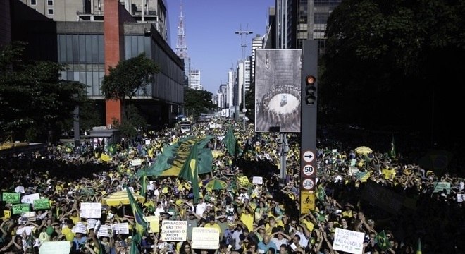 Manifestantes Pro Bolsonaro Ocupam Seis Quarteiroes Da Paulista Noticias R7 Brasil