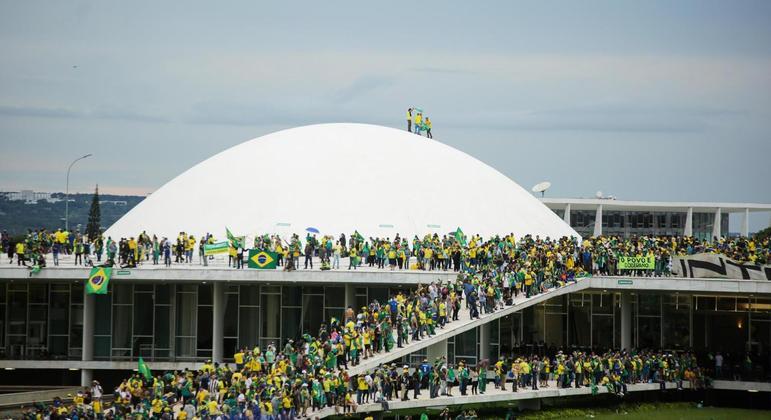 Manifestantes extremistas invadem o Congresso Nacional, em Brasília
