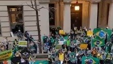 Vídeo: brasileiros fazem manifestação contra ministros do STF em Nova York 