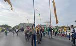 Manifestantes durante desfile na Esplanada dos Ministérios nesta quarta 