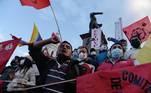 Manifestantes participaram de um protesto contra as medidas econômicas tomadas pelo governo do Equador em reação à pandemia do coronavírus. Sindicatos e estudantes também reclamaram dos novos acordos assinados pelo presidente Lenin Moreno com o FMI (Fundo Monetário Internacional)