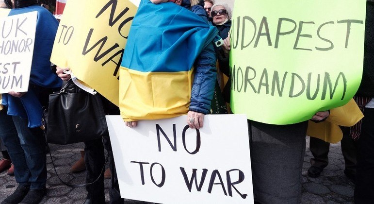 Protestos em Nova York pedem que não haja guerra na Ucrânia