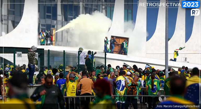 Após invadirem o Congresso, os extremistas entraram no Planalto e roubaram objetos, armas e documentos do&nbsp;Gabinete de Segurança Institucional (GSI)