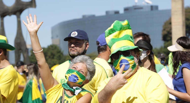 Manifestantes se concentraram na frente do Palácio do Planalto e na Esplanada dos Ministérios; Brasília terá atos a favor e contra o presidente neste 7 de Setembro
