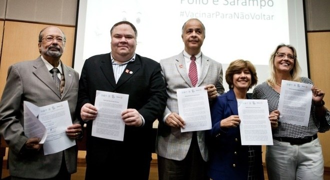 Representantes de entidades mÃ©dicas assinaram o manifesto em SÃ£o Paulo