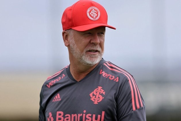 Mano Menezes - 61 anos. O treinador está sem clube desde que deixou o comando técnico do Internacional em julho de 2023.