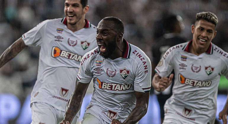 Manoel anotou o gol da vitória tricolor no Nilton Santos