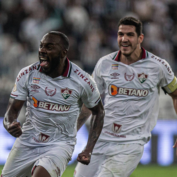 Manoel e Nino comemoram gol contra o Botafogo