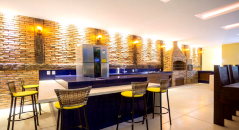 O espaço gourmet atende todos os públicos: tem bar, churrasqueira, geladeira e até forno de pizza