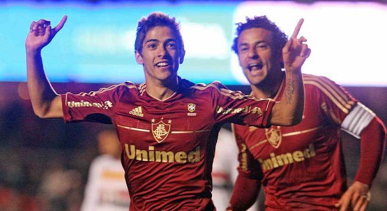 Manuel Lanzini chegou no Flu junto com Martinuccio. Na época, o jogador de 18 anos era uma promessa do River Plate. O meia se entrosou no elenco, tendo marcado cinco gols em 42 jogos. No final do empréstimo, o Tricolor tentou comprar o argentino, mas não teve sucesso. 