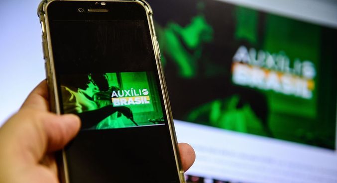 Portaria regulamenta empréstimo a beneficiários do Auxílio Brasil
