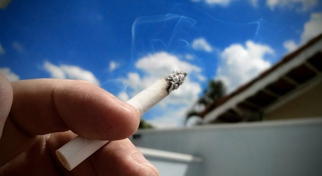 Diferentemente do cigarro tradicional, o cigarro eletrônico não queima tabaco