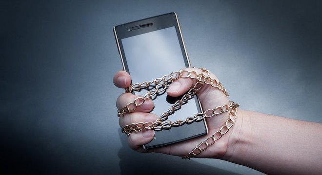 Ferramentas 'tóxicas', como redes sociais e videogames viciantes, prejudicam a saúde mental, segundo especialista 