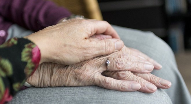 Preocupados, idosos procuram cartórios para registrar testamentos no PR