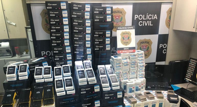 Polícia apreende mais de 400 máquinas utilizadas no mercado de estelionato na zona sul