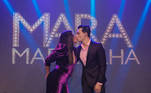  Mara Maravilha ganhou um beijão do noivo, Gabriel Torres, na live show realizada na noite desta terça-feira (4)