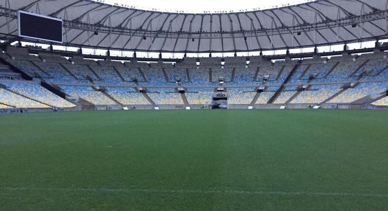 Estação Maracanã vazia em dia de jogo?