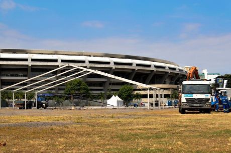 Estádio de atletismo do Maracanã vai sediar 400 leitos