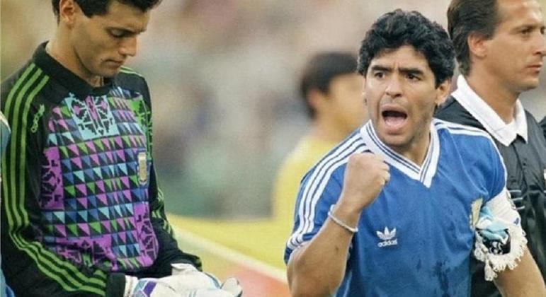 A ira de Maradona, ao se encerrar a decisão da Copa de 90