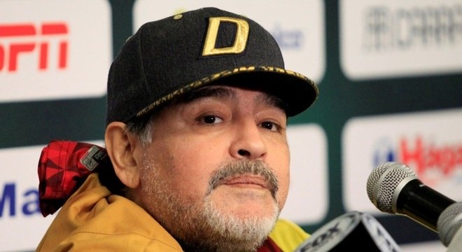 Maradona teve que se submeter a uma cirurgia no estômago