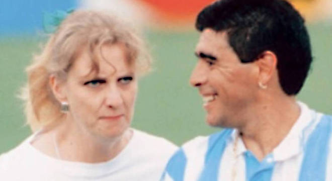 Maradona parte para o exame antidoping, em 1994