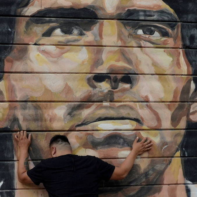 Diego Maradona foi 'abandonado à própria sorte', segundo peritos argentinos