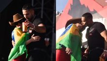 Maraisa e Bil Araújo dançam juntinhos e se beijam em show