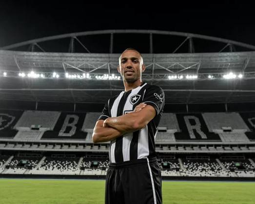 Marçal (lateral-esquerdo/34 anos) - Time: Botafogo - 6 jogos disputados