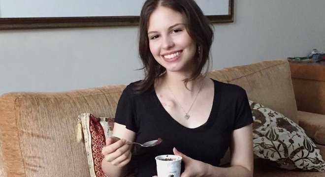 Marcella Cunha faz tratamento contra um linfoma de Hodgkin e encontra em sorvete alívio para efeitos colaterais como náuseas 